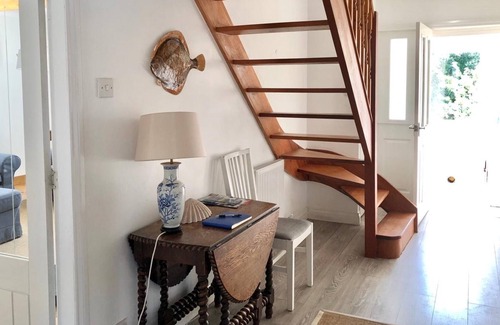 Balvicar Maison | Coquet Lodge, - a rural that sleeps 8 guests in 4 bedrooms