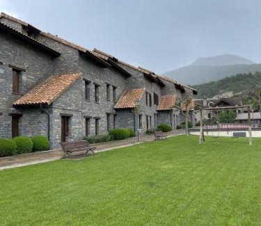 Broto Appartement | Coqueto apartamento dúplex - Portal de Ordesa