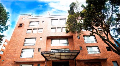 La Gran Via Appartement | Cora 96 Street Apartments