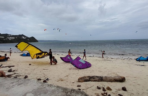 Boracay Island Appartement | Coralyn's Place Family of 3 with private toilet and kitchenette