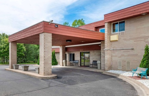 River Falls Hôtel | Coratel Inn and Suites By Jasper Riverfalls - Comfort 2 Queen Bed Non Smoking