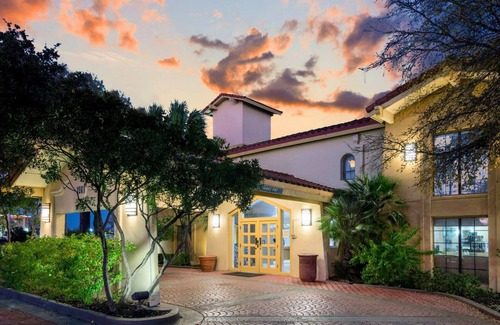 North San Antonio - SAT Hôtel | Coratel Inn & Suites by Jasper Wonderland 2 Double Bed NS