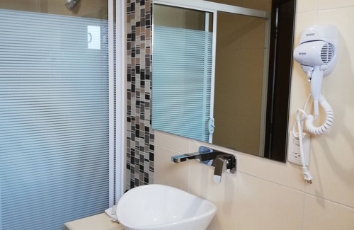 La Paz Hôtel | Cordiality Inn