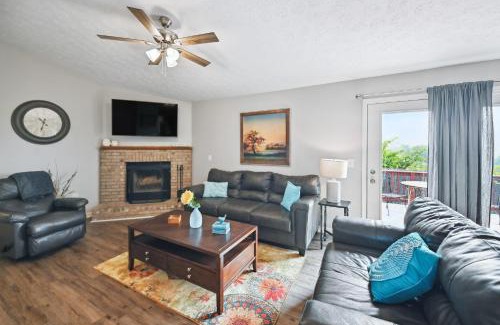 Corinth Maison | Corinth Getaway with Deck about 11 Mi to Ark Encounter!