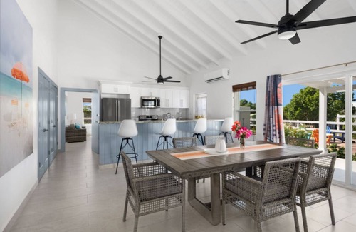 Cockburn Town Maison | CorkTree Villa: 2 BDR
