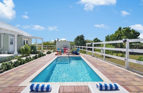 Cockburn Town Maison | CorkTree Villa: 2 BDR
