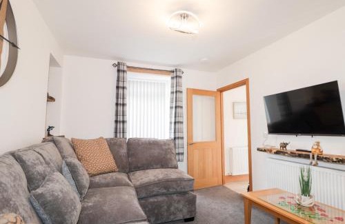 Buckie Maison | Corner Cottage