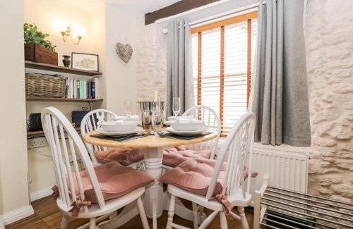 Malmesbury Maison | Corner Cottage