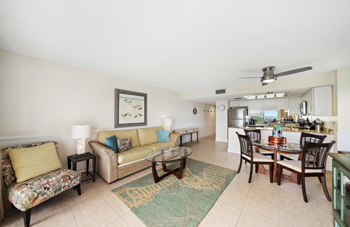 Stuart Maison | Available January! Corner Oceanfront Condo Stunning Views S. Hutchinson Island