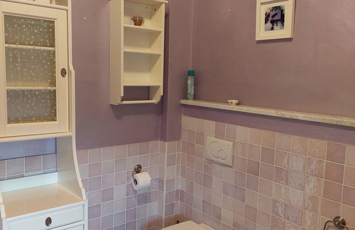 Airasca Appartement | Cornflower: Beautiful accommodation located on the second floor of a small apartment building