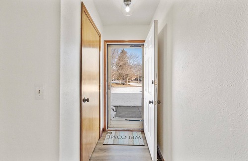 Southwyck Maison | Corporate Housing Townhouse Cozy yet spacious with finished basement.