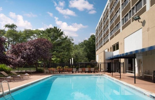 Clark Maison | Corporate Traveler's, Families or Groups!