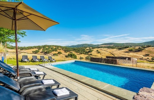 Arroyomolinos de Leon Villa | Cortijo Los Bogonales Arroyomolinos de León by Ruralidays