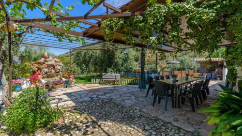 Carcabuey Maison | Cortijo Palitroques Carcabuey by Ruralidays