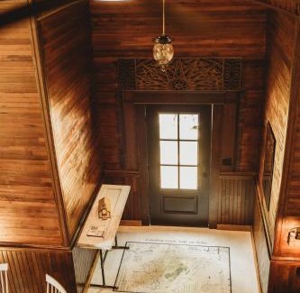 Procious Maison | Corton Lodge on the Elk River - Bell Tower Suite