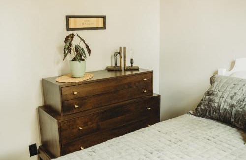 Procious Maison | Corton Lodge on the Elk River - Riverview Suite