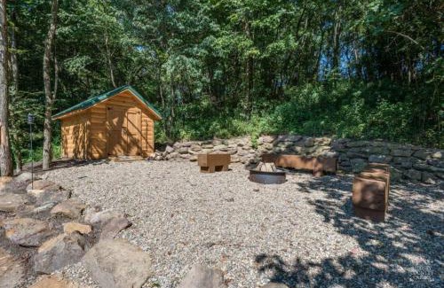 Keene Maison | Coschocton Hills - 2 Luxury Log Cabins - Lake