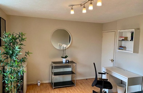 Loxford Appartement | Cosey 1-bedroom condo