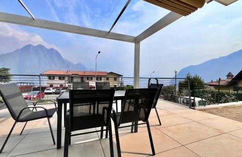 Zorzino Appartement | Costa Blu - Pool & terrace lake view