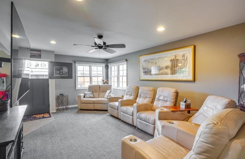 East Side Costa Mesa Appartement | Costa Mesa Rental with Private Hot Tub and Fire Pit!