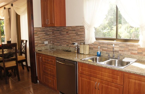 Santo Tomas Copropriété | Costa Rica Vacation best location home near everything City Mountains and Beach