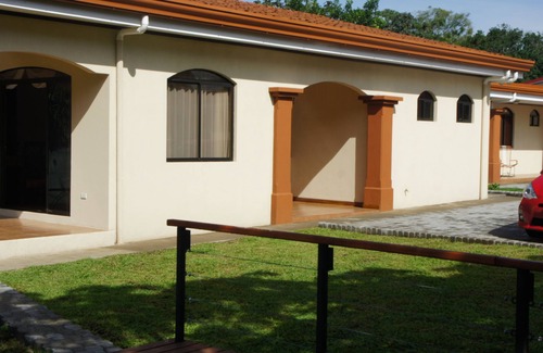 Santo Tomas Copropriété | Costa Rica Vacation best location home near everything City Mountains and Beach