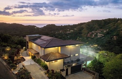 Coco Villa | Costa Rica Villa - Ocean Views & Private Pickleball Court