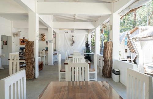 San Felipe Hôtel | Costas De Liwa Bar & Beach Resort
