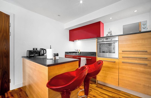 Birmingham Appartement | Cosy 2 Bed Apartment with parking with a wide range of local amenities.