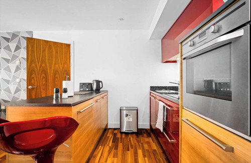 Birmingham Appartement | Cosy 2 Bed Apartment with parking with a wide range of local amenities.