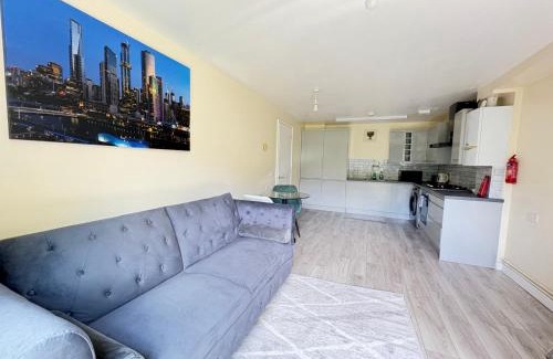 Custom House Appartement | Cosy 2-Bed Flat Near ExCeL and City Airport