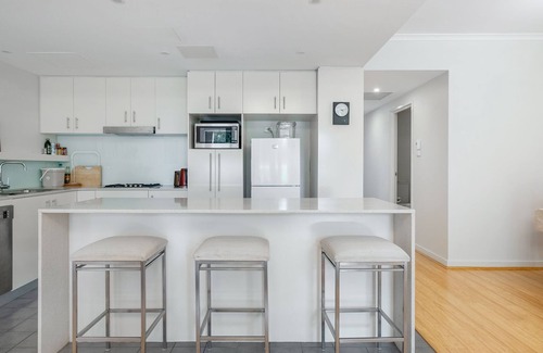 Redfern Appartement | Cosy 2-Bed in Redfern with Terrace & Parking