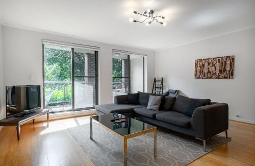 Redfern Appartement | Cosy 2-Bed in Redfern with Terrace & Parking