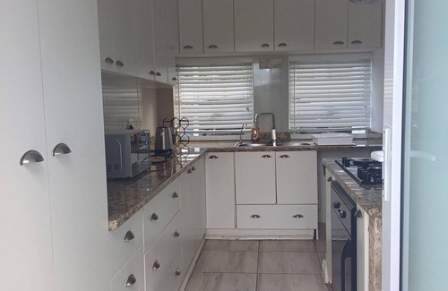 Nahoon Appartement | Cosy 2 Bedroom Apartment in a Prominent Area of East London Nahoon