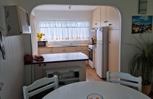 Pillar Valley Cabine | Cosy 2 bedroom cabin, with private fully fenced yard and alfresco area.
