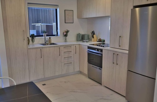 Henderson Appartement | Cosy 2BR House in Awaroa Road