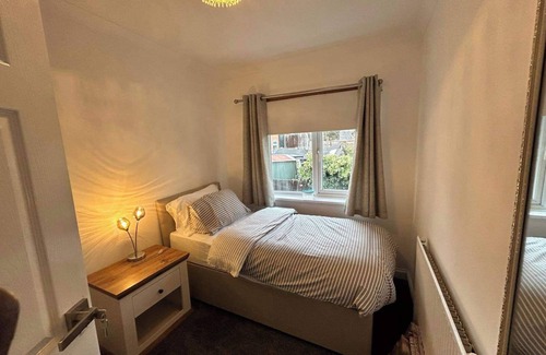 Birmingham Maison | Cosy 3-Bed Retreat - Garden, Parking & Bbq