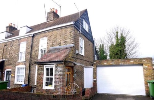 Waltham Cross Cottage | Beautiful 3 bedroom cottage