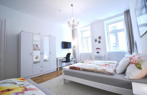 Schottenfeld Appartement | Cosy 3 Room Viennese Flat - 10min to City Center