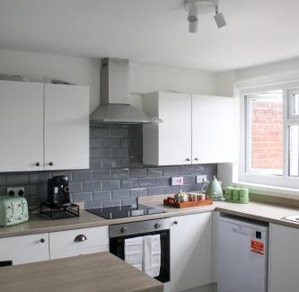 Tewkesbury Appartement | Cosy 3BR Flat With Free Parking Near Marina