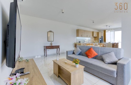 Zabbar Appartement | Cosy 3BR home with Balcony & Sofa bed in Zabbar