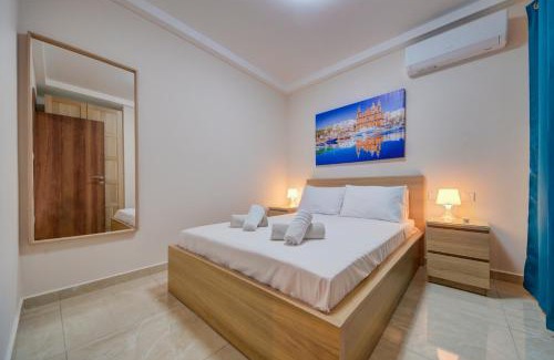Il-Balluta Appartement | Cosy 3BR home with Private Terrace in Sliema by 360 Estates