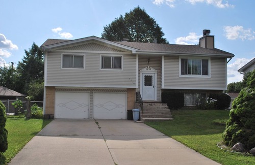 Darien Maison | Cosy 4 Bdr. House with Spacious Yard