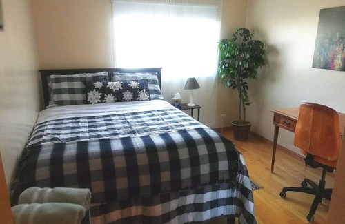 Darien Maison | Cosy 4 Bdr. House with Spacious Yard
