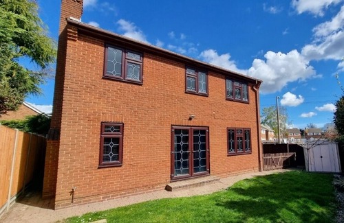 Rayleigh Maison | Cosy 4 bed detached house, sleeps up to 7 people