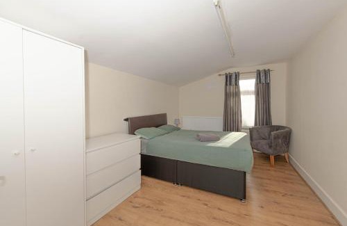 Plumstead Maison | Cosy 4 bedrooms house near Central London, O2, London city airport and Excel