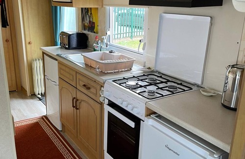 Scratby Maison | Cosy 4 berth caravan nearby Scratby beach, Norfolk ref 43045G