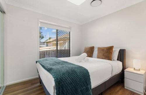 Keperra Maison | Cosy 4BR Home with Yard in Peaceful Keperra