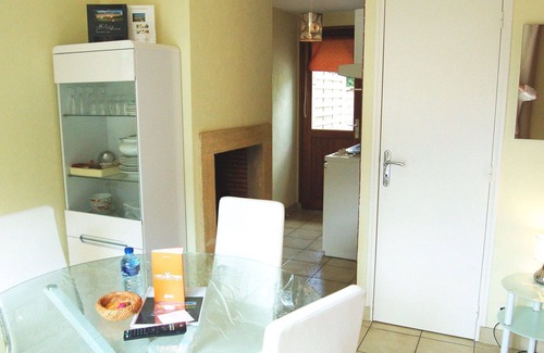 Saint-Jouan-des-Guerets Appartement | Joli appartement pour 4 personnes avec WIFI, piscine, TV et terrasse