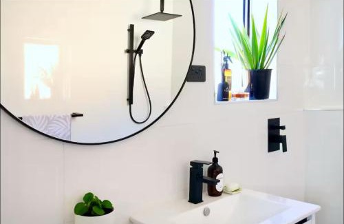 Cronulla Appartement | Cosy and calm unit in Cronulla formerly Beautifully renovated quiet unit in Cronulla